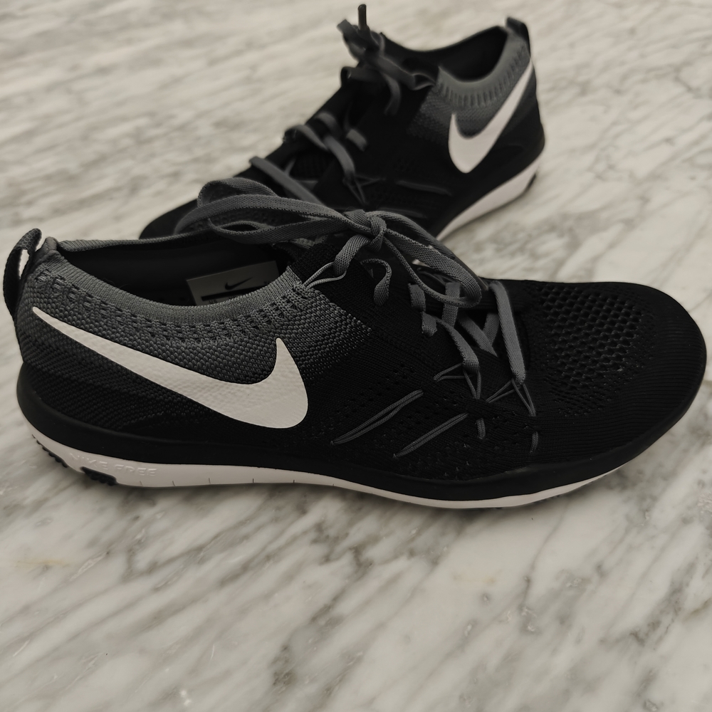 Nike Womens Free Focus Flyknit Running Shoes